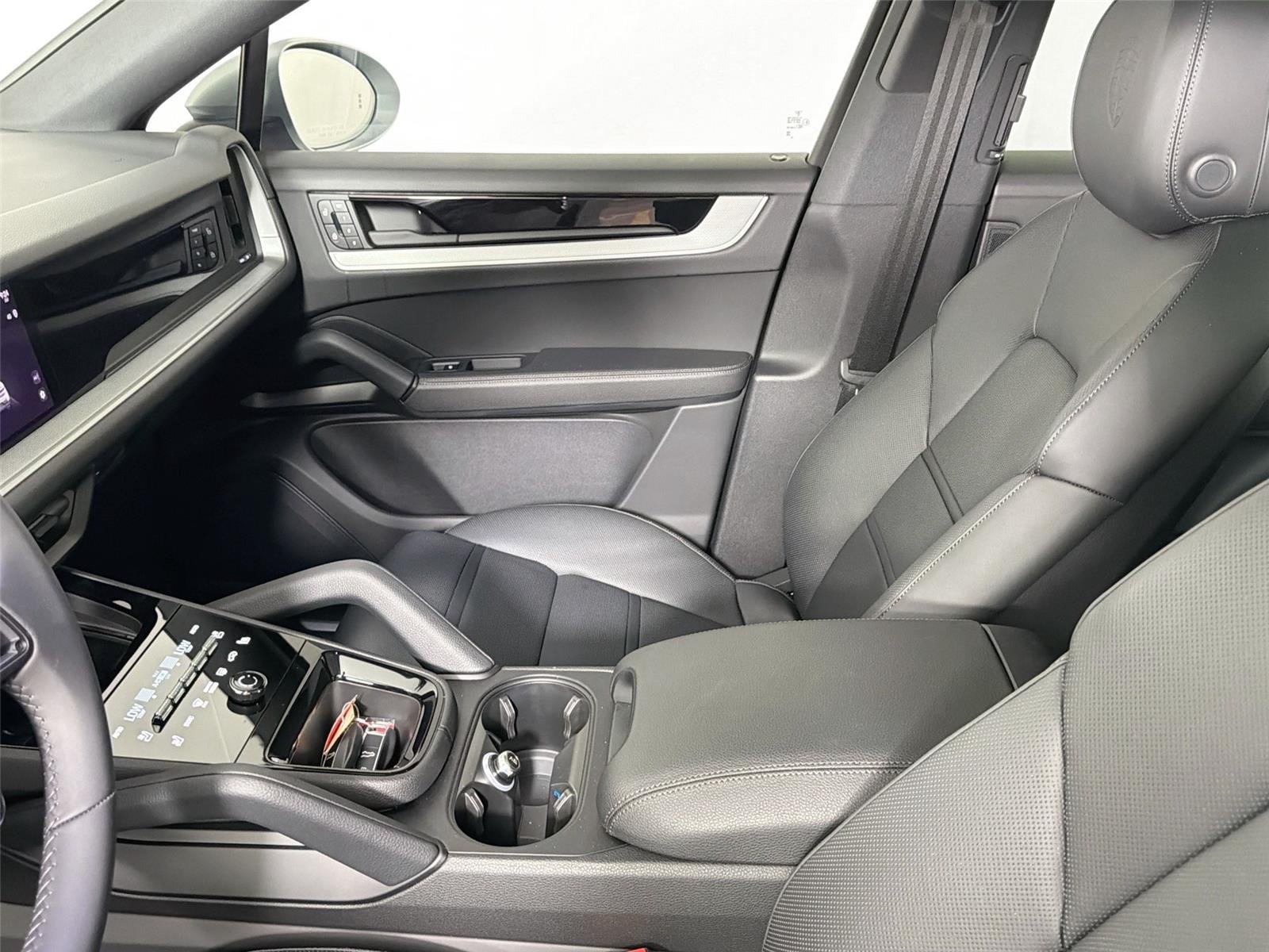 2025 Porsche Cayenne Coup Base - Photo 30