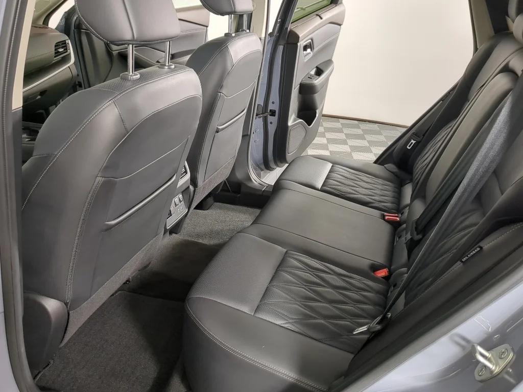 Certified Used 2023 Boulder Gray Pearl Nissan Platinum image 15