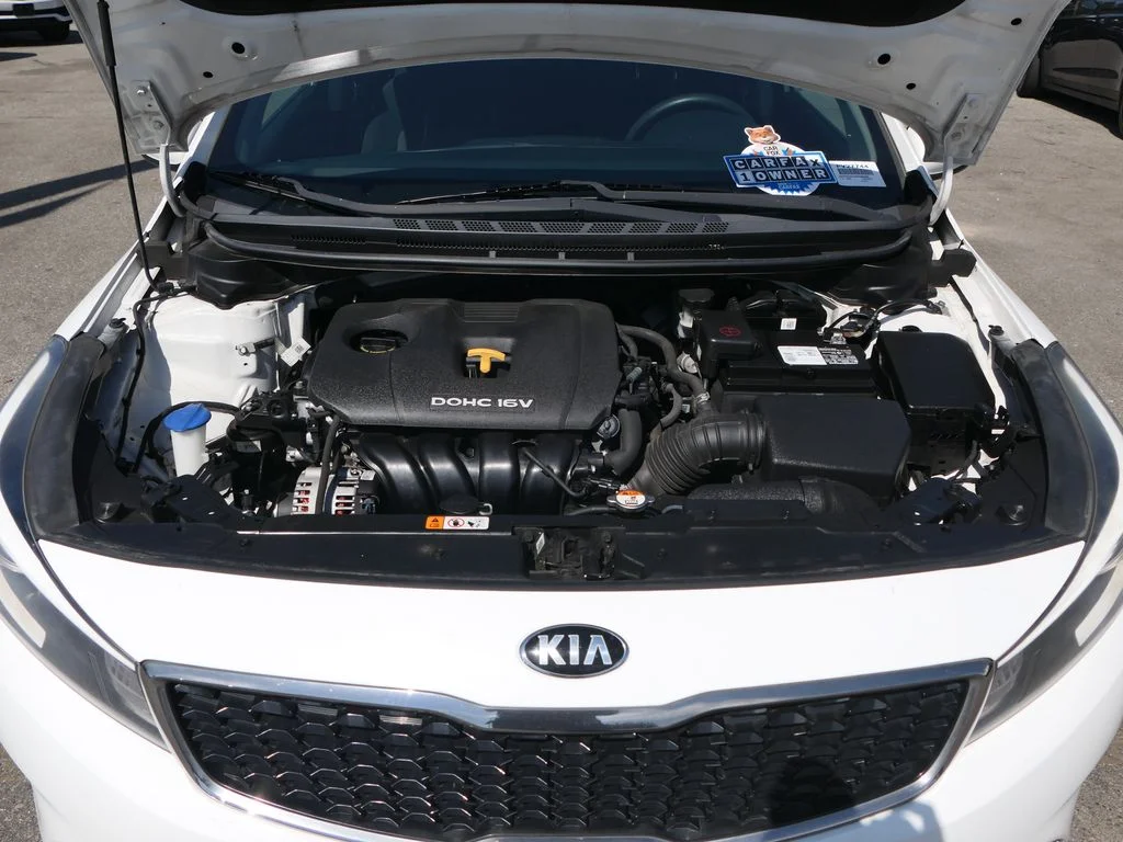 Used 2017 White Kia LX image 26