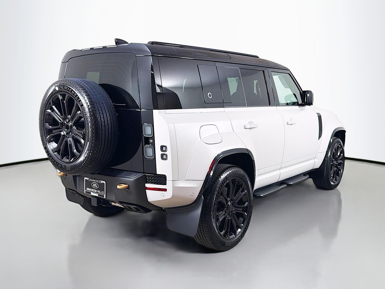 New 2026 Borasco Grey Land Rover OCTA image 5
