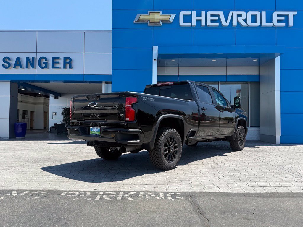 2026 Chevrolet Silverado 2500 HD LT view 8
