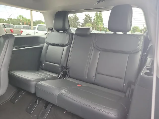 New 2027 Gray Metallic Ford Active image 17