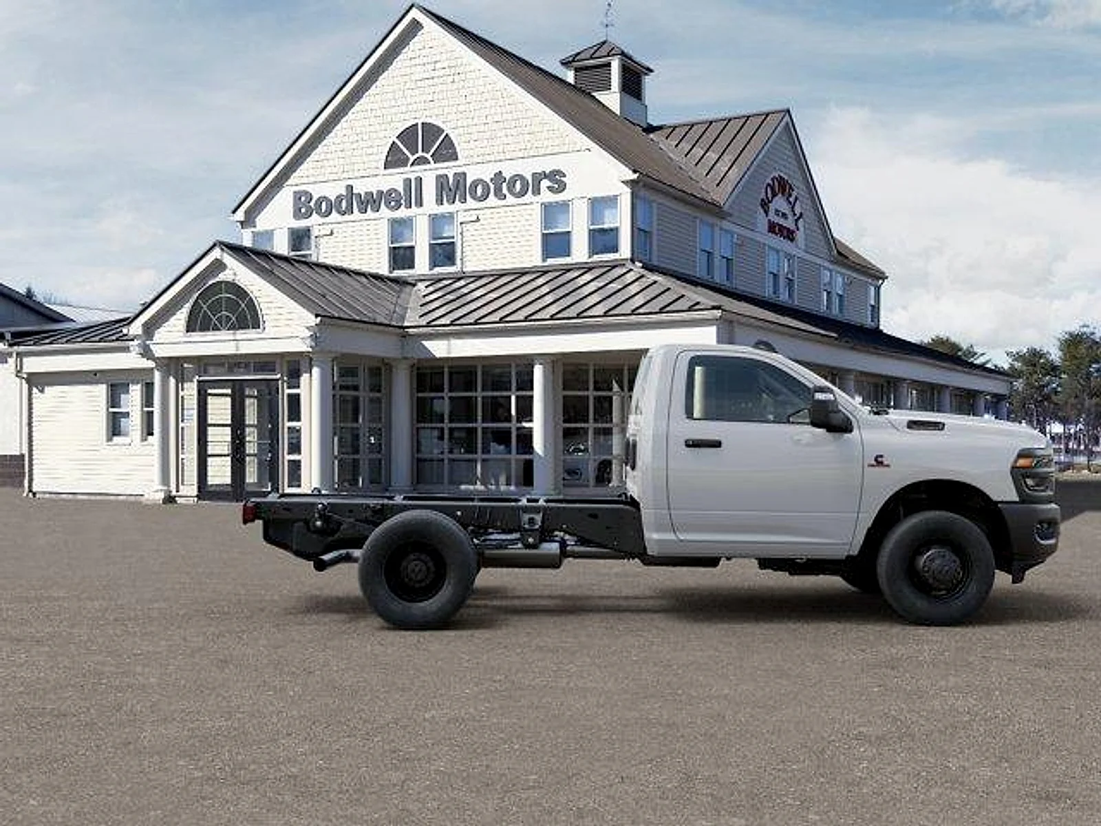 New 2026 Bright White Clear-Coat Exterior Paint RAM Tradesman 4WD Reg Cab 60" CA 143.5" WB image 21