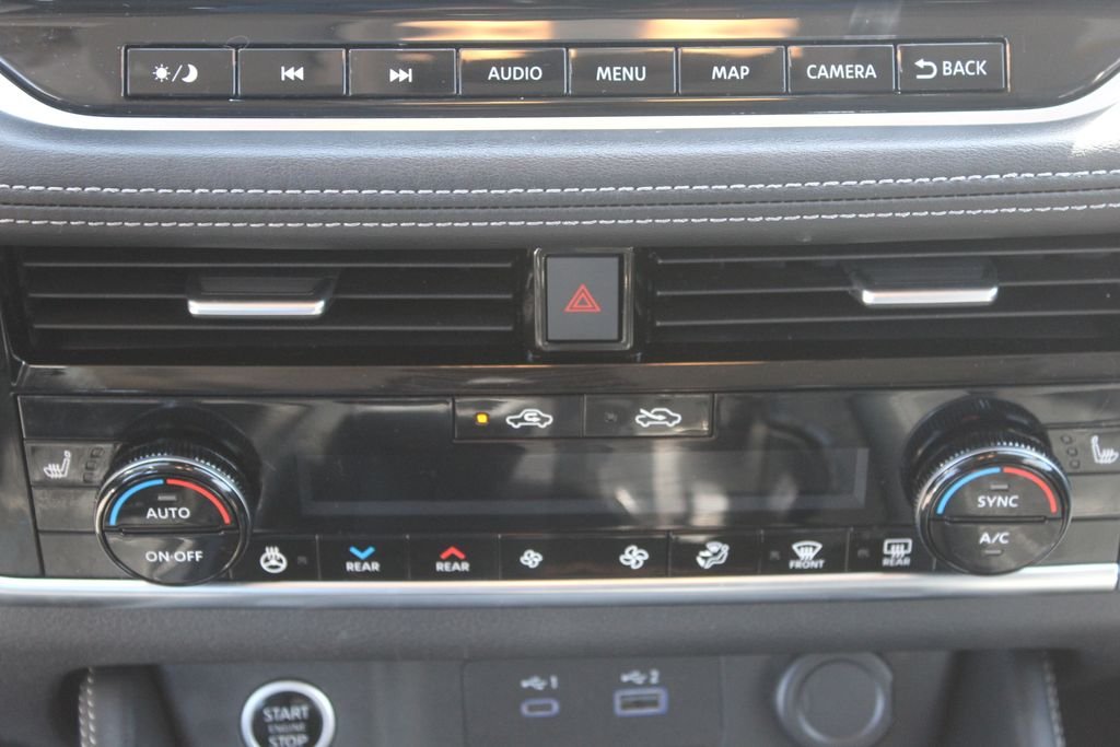 Used 2023 Gray Nissan Platinum image 24