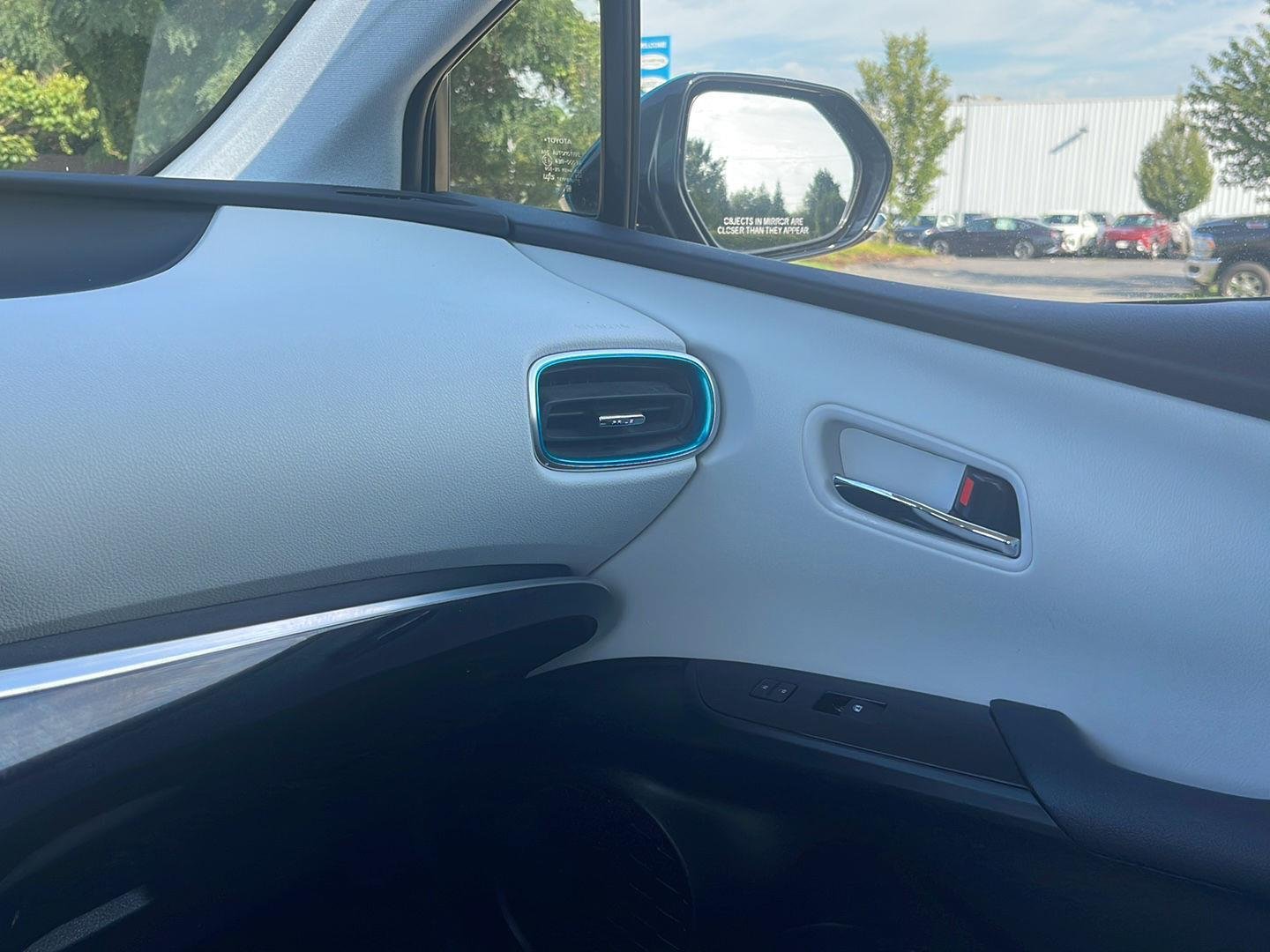 2017 Toyota Prius Prime Premium - Photo 35
