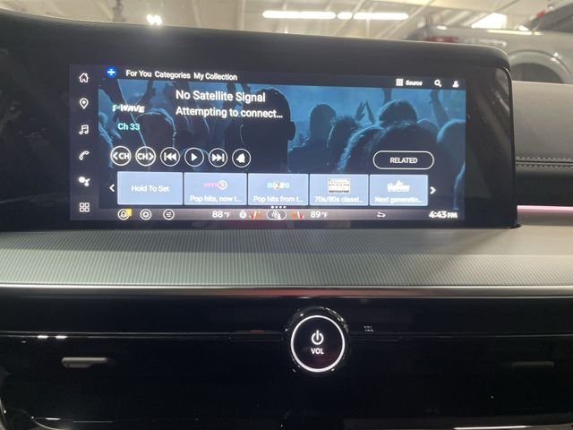 New 2026 Everest White Pearl TriCoat Nissan SL image 16