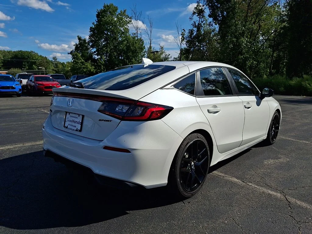 2026 Honda Civic Hatchback Sport - Photo 6