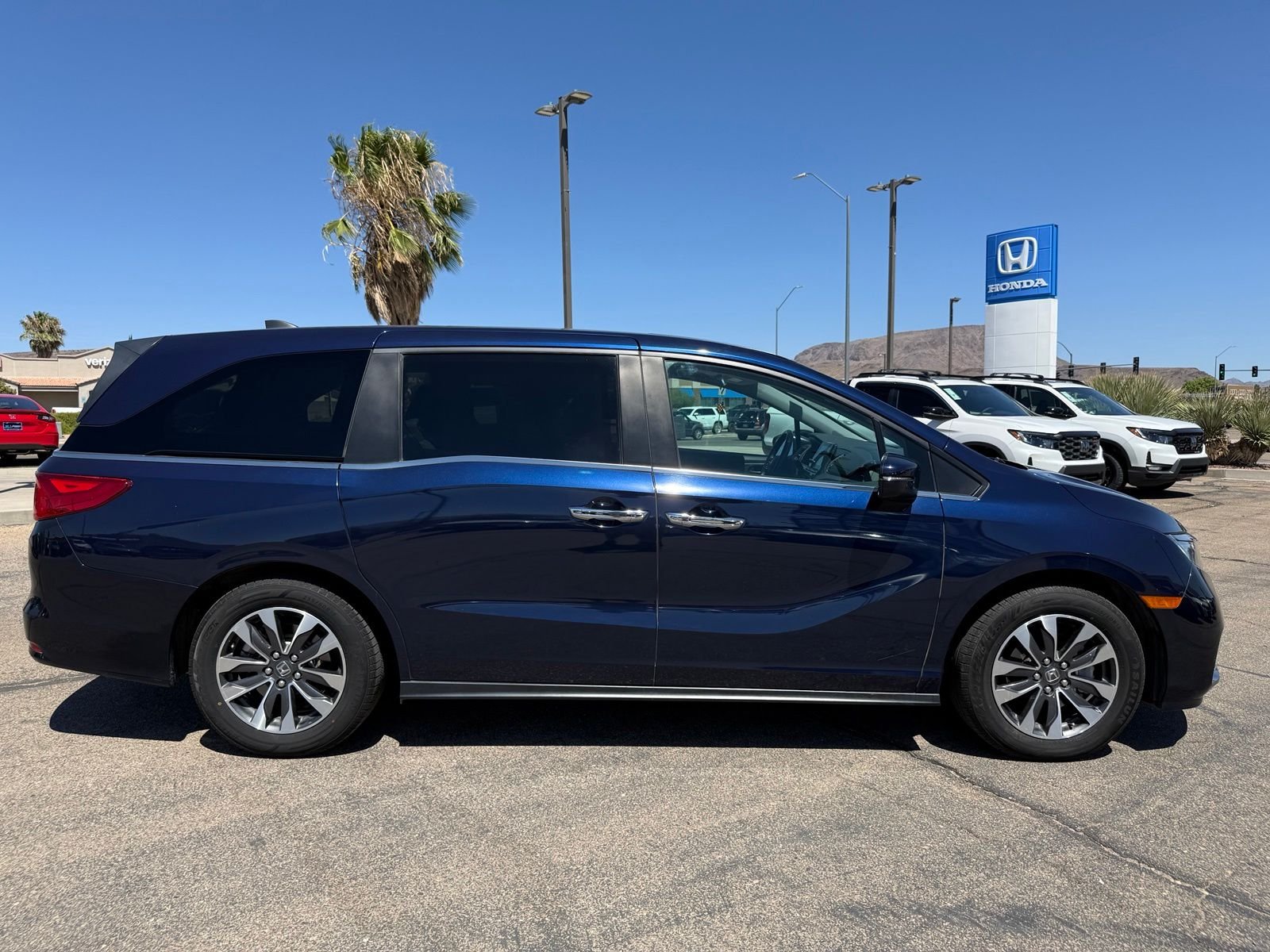 2024 Honda Odyssey EX-L - Photo 4