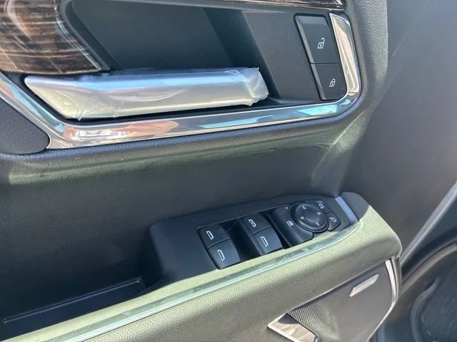 New 2026 Sterling Metallic GMC Elevation image 12