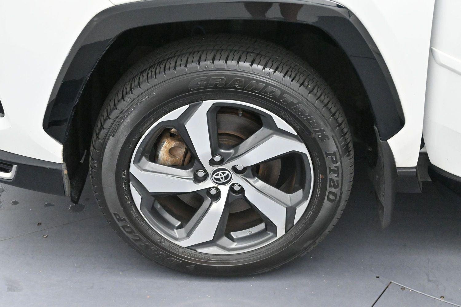 Used 2024 Ice Cap Toyota SE image 33