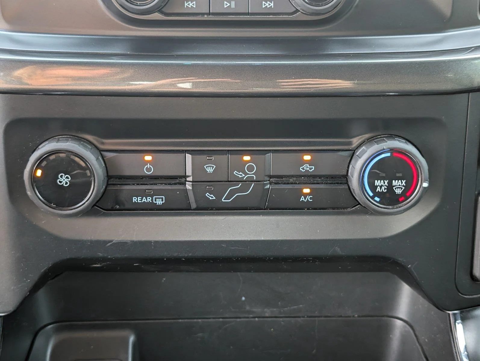 Used 2023 Iconic Silver Ford XL image 24