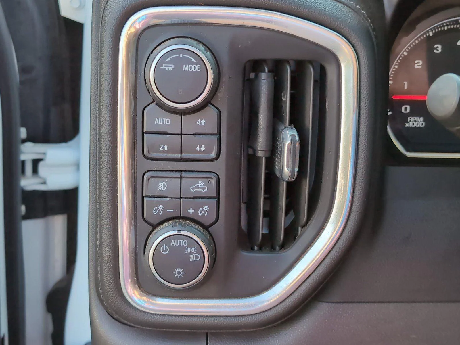 Used 2021 SUMMIT WHITE Chevrolet LT Trail Boss image 29