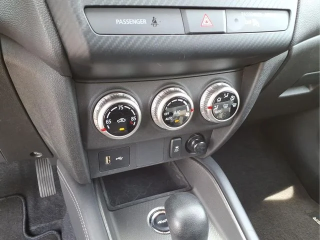 Used 2025 Gray Mitsubishi 2.0 ES image 26