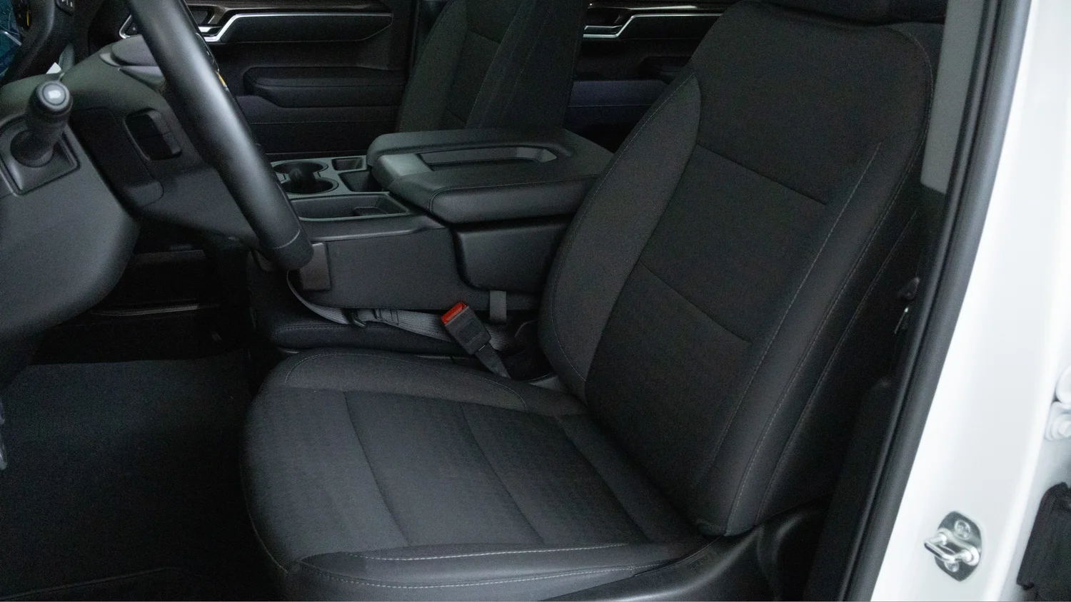 Used 2025 White Chevrolet LT image 12