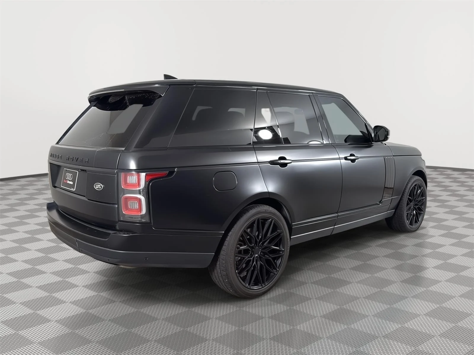 Used 2019 Santorini Black Metallic Land Rover SC image 7