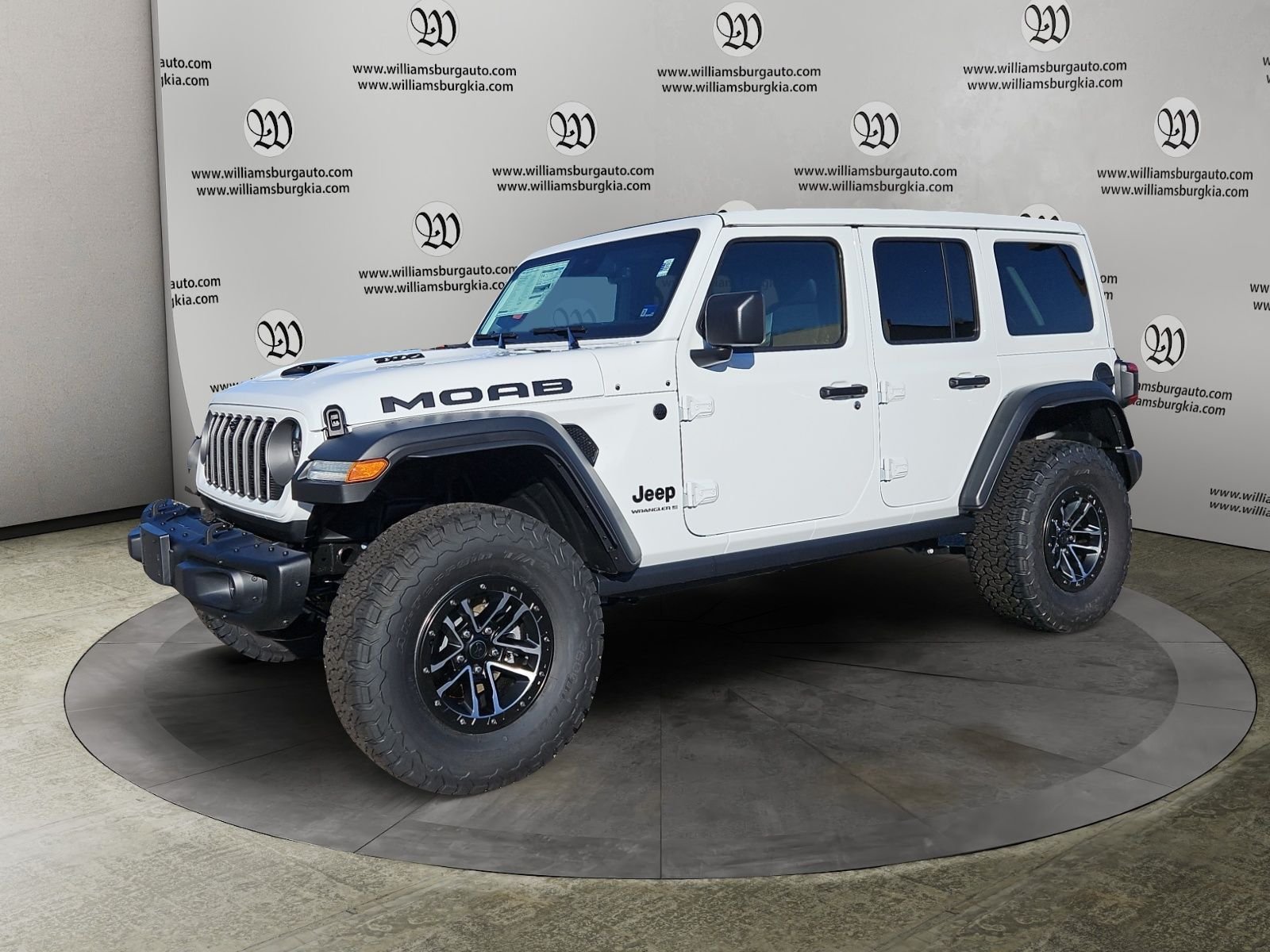 New 2026 Bright White Clear-Coat Exterior Paint Jeep Moab 392 image 1