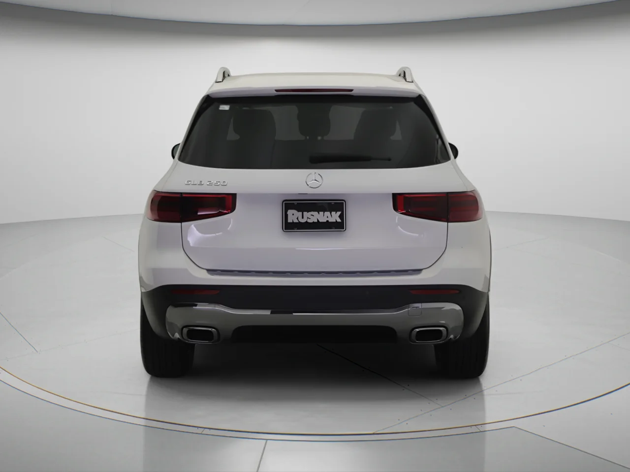 New 2026 Polar White Mercedes-Benz GLB 250 image 3