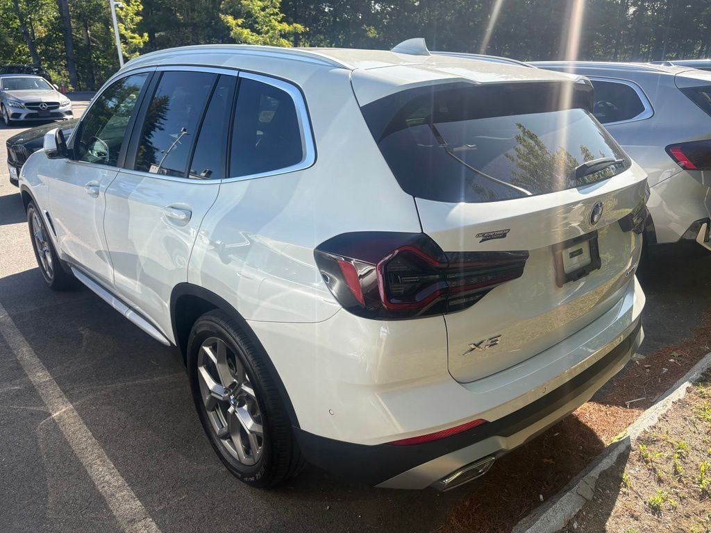 Used 2024 White BMW xDrive30i image 3