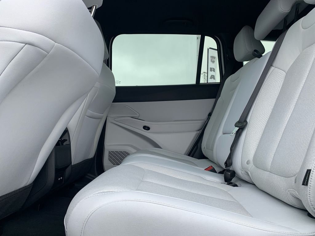 New 2026 Bright White Clear-Coat Exterior Paint Jeep Laredo image 23