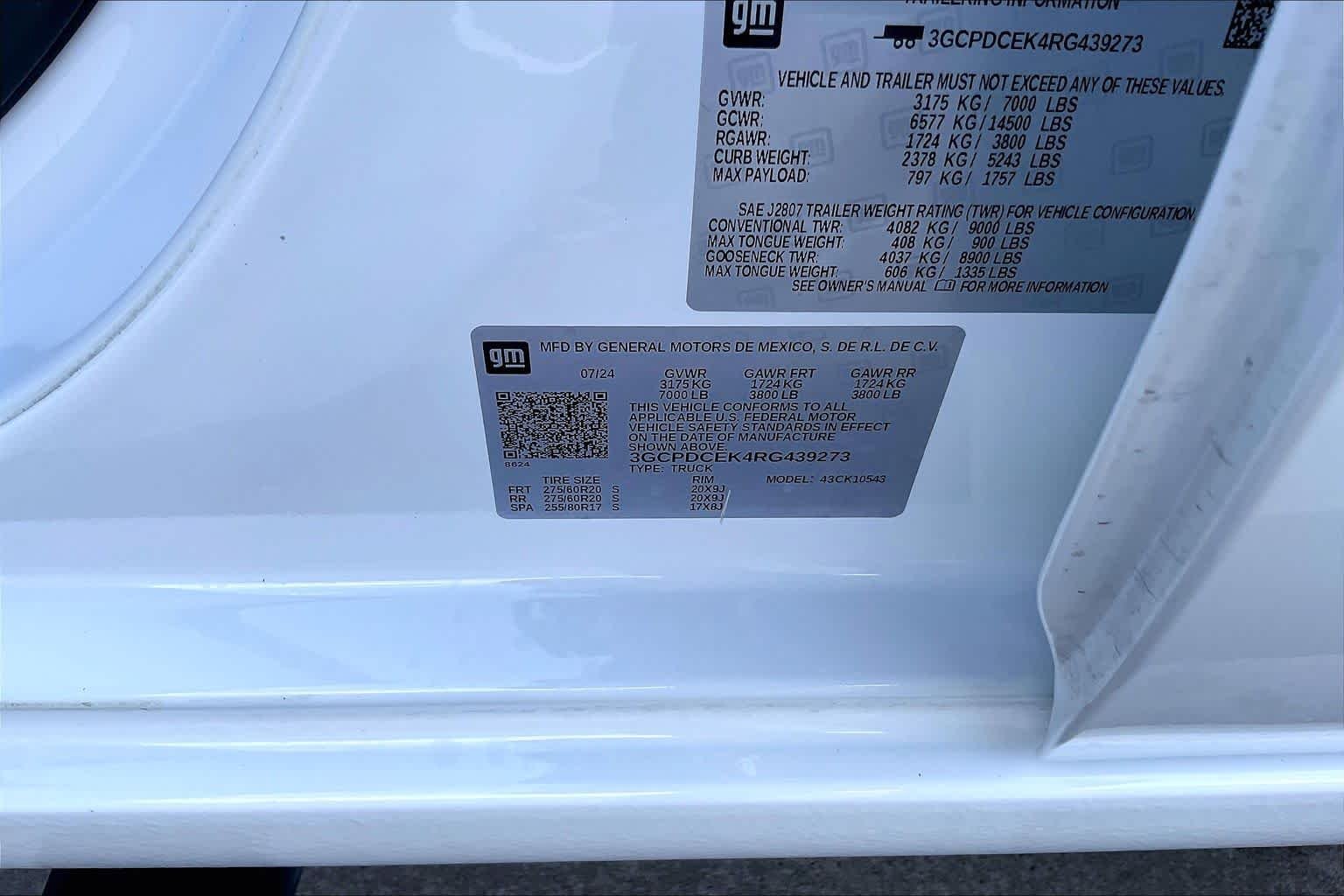 Used 2024 Summit White Chevrolet Custom Trail Boss image 36