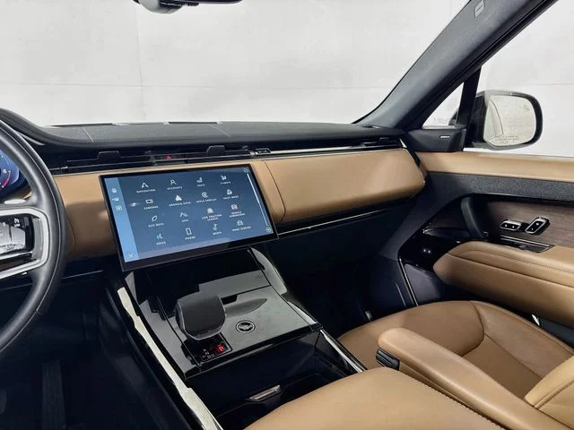 Used 2024 Blue Land Rover SE image 26