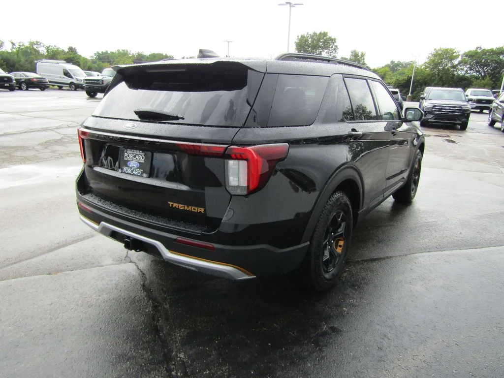 New 2026 Agate Black Metallic Ford Tremor® image 9