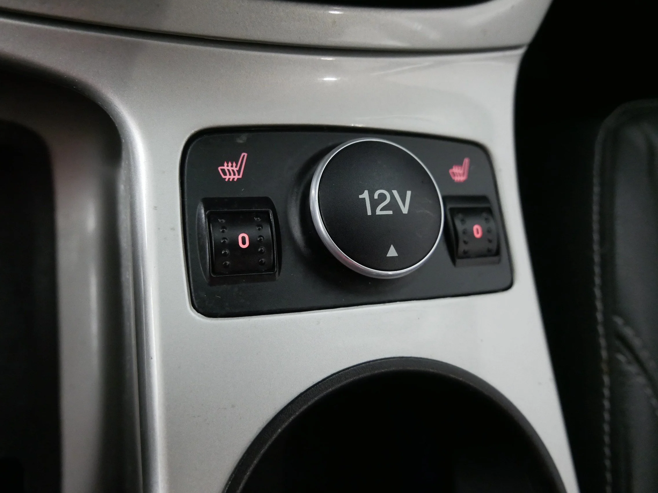 Used 2013 White Platinum Tricoat Ford SEL image 29