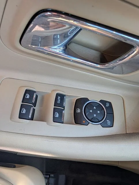Used 2015 White Ford SEL image 29