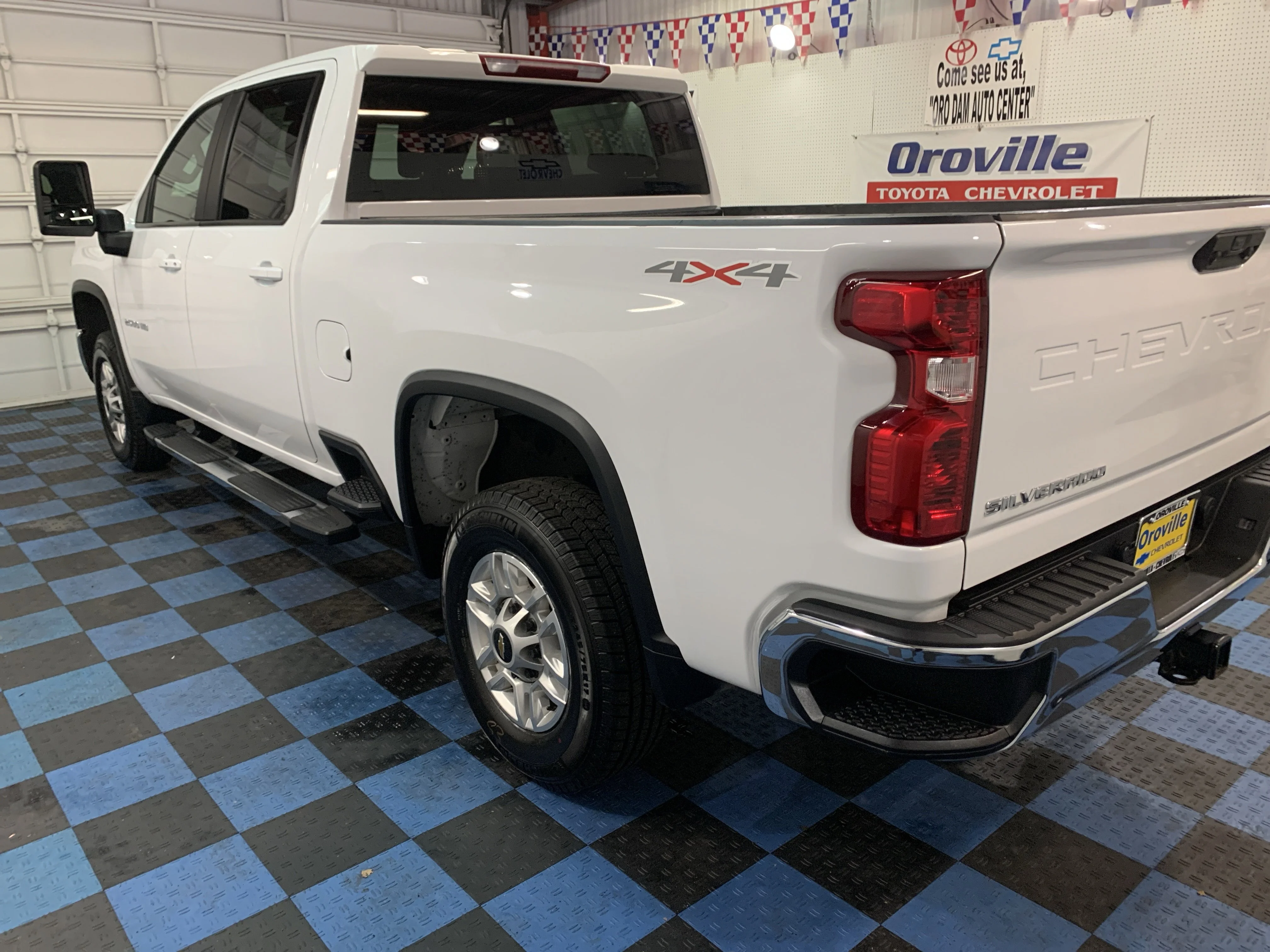 2024 Chevrolet Silverado 2500HD LT - Photo 3