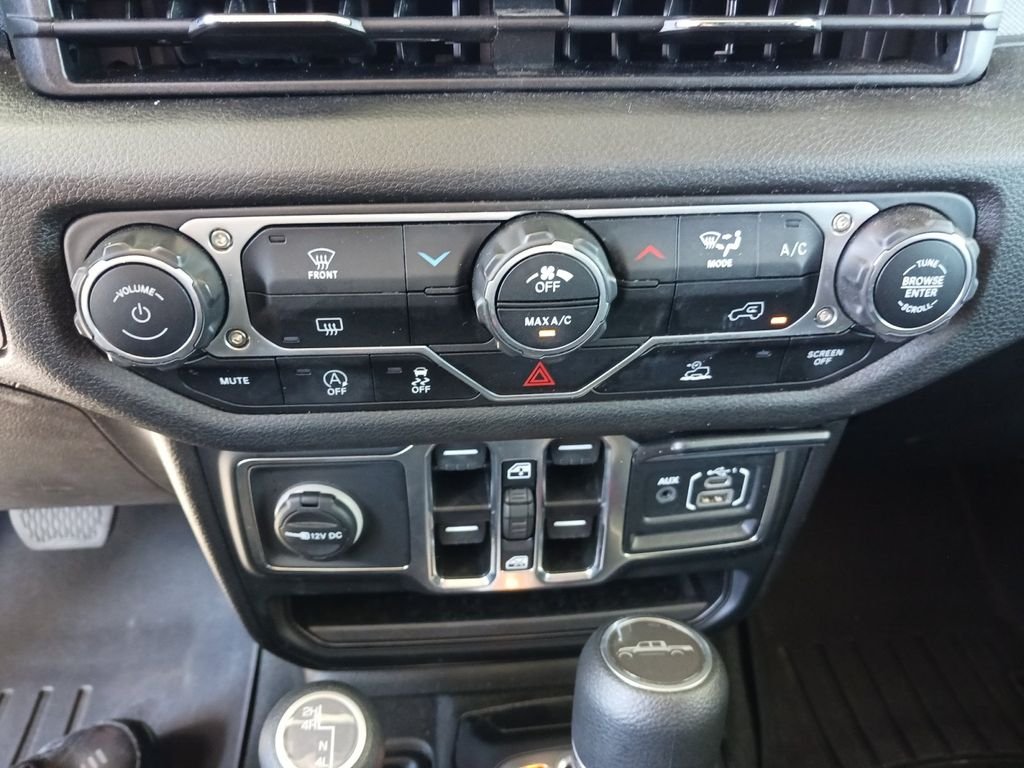 Used 2025 Gray Jeep Nighthawk image 24