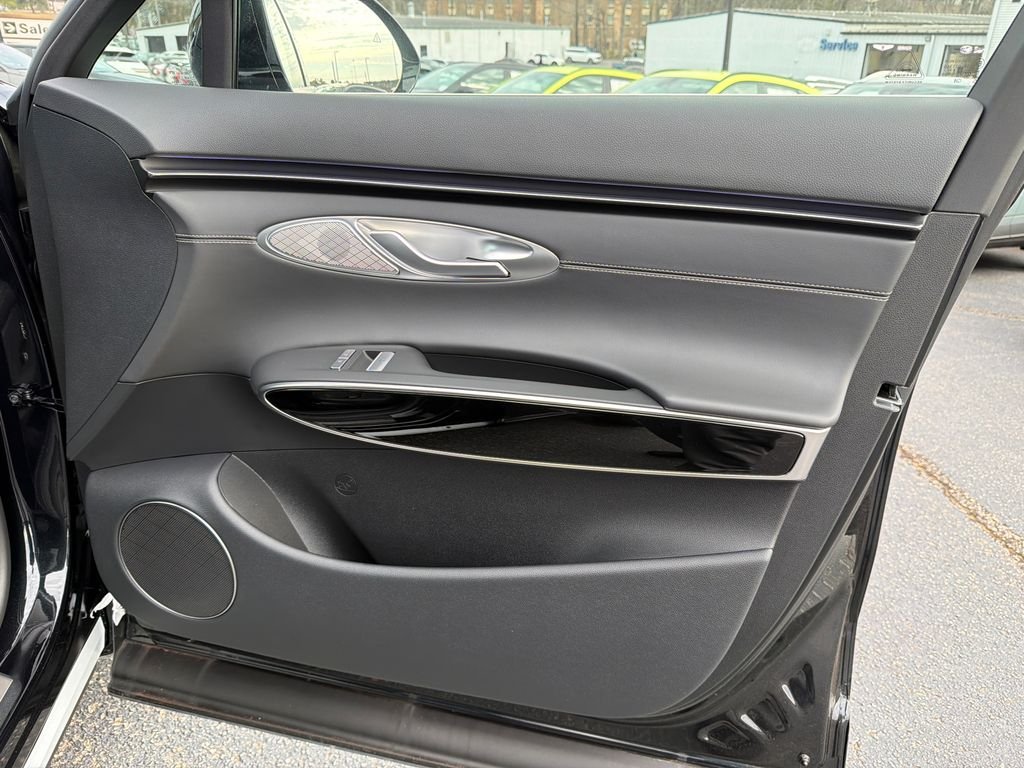 New 2026 Black Genesis 2.5T image 14
