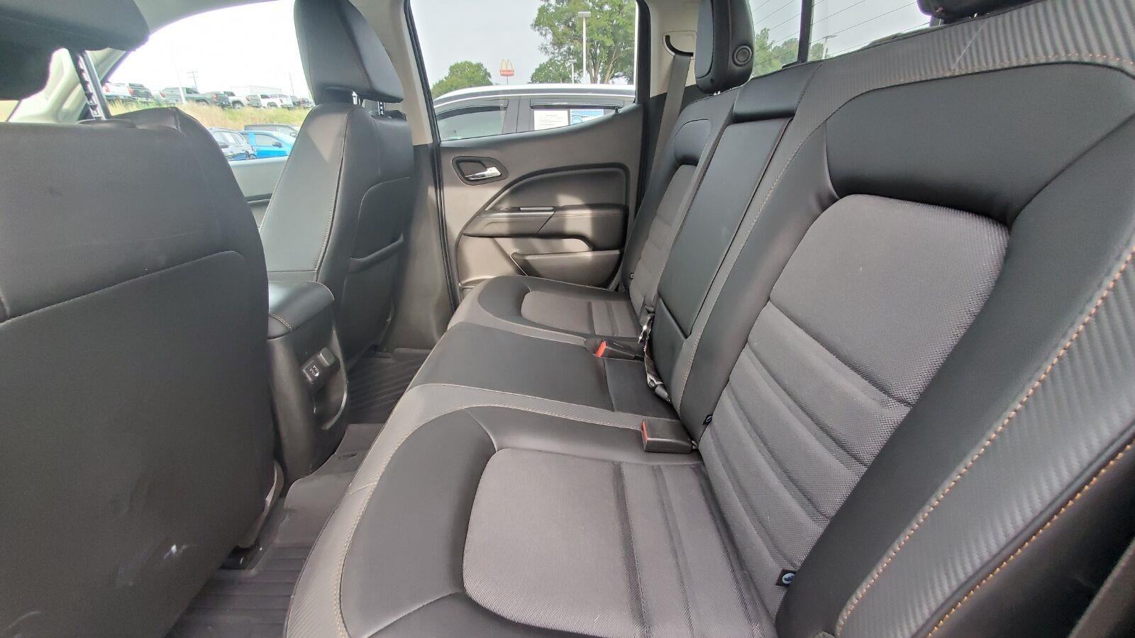 Used 2022 DESERT SAND METALLIC GMC 4WD AT4 w/Cloth image 5
