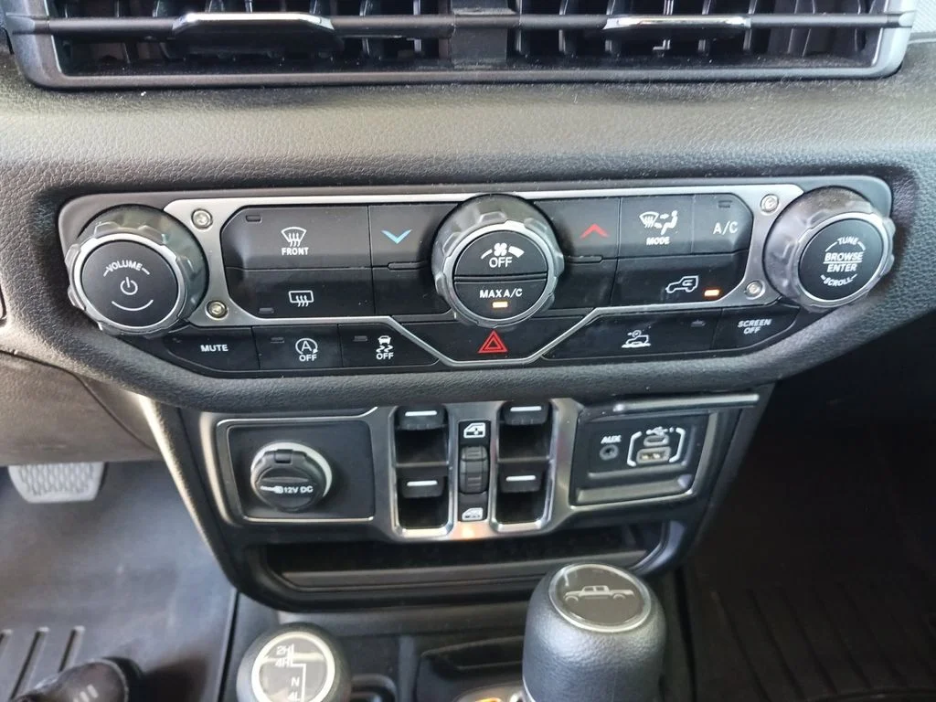 Used 2025 Gray Jeep Nighthawk image 24