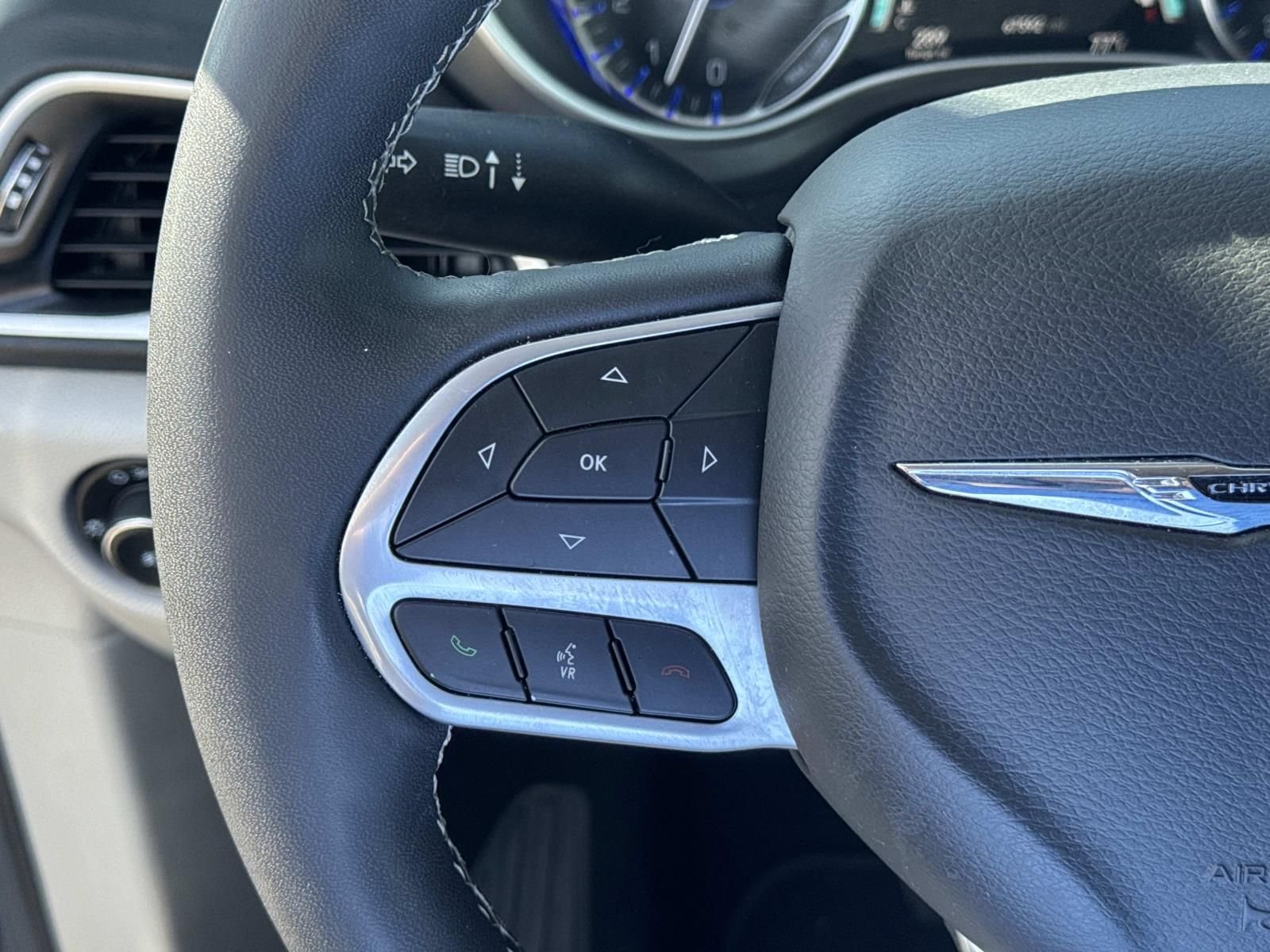 2023 Chrysler Pacifica Touring L - Photo 24