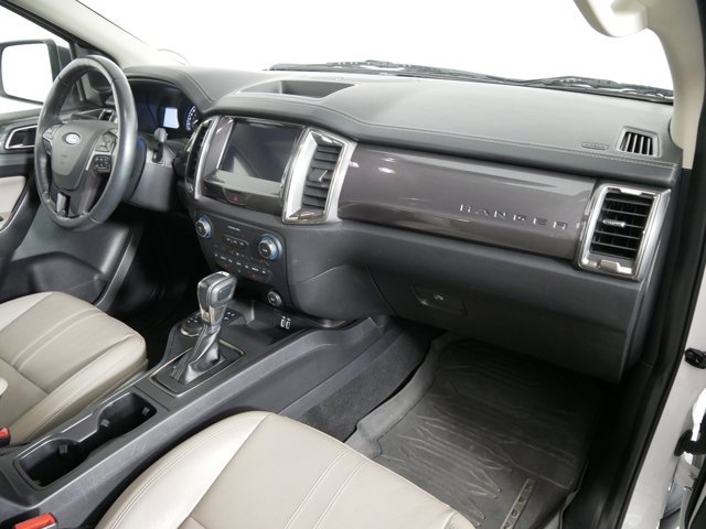 Used 2019 White Platinum Tri-Coat Ford Crew Cab LARIAT w/ FX4 Off-Road Pkg & Technology Pkg image 16