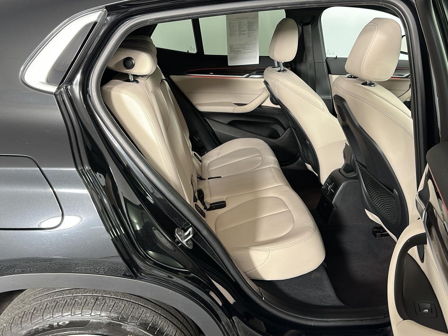 Used 2018 Black Sapphire Metallic BMW xDrive28i image 32