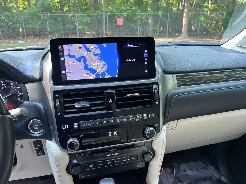 Used 2023 Black Lexus 460 image 19