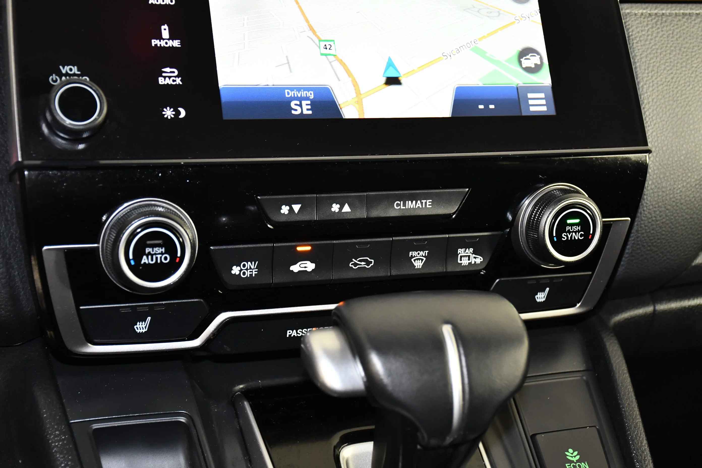 Used 2019 Lunar Silver Metallic Honda Touring image 29
