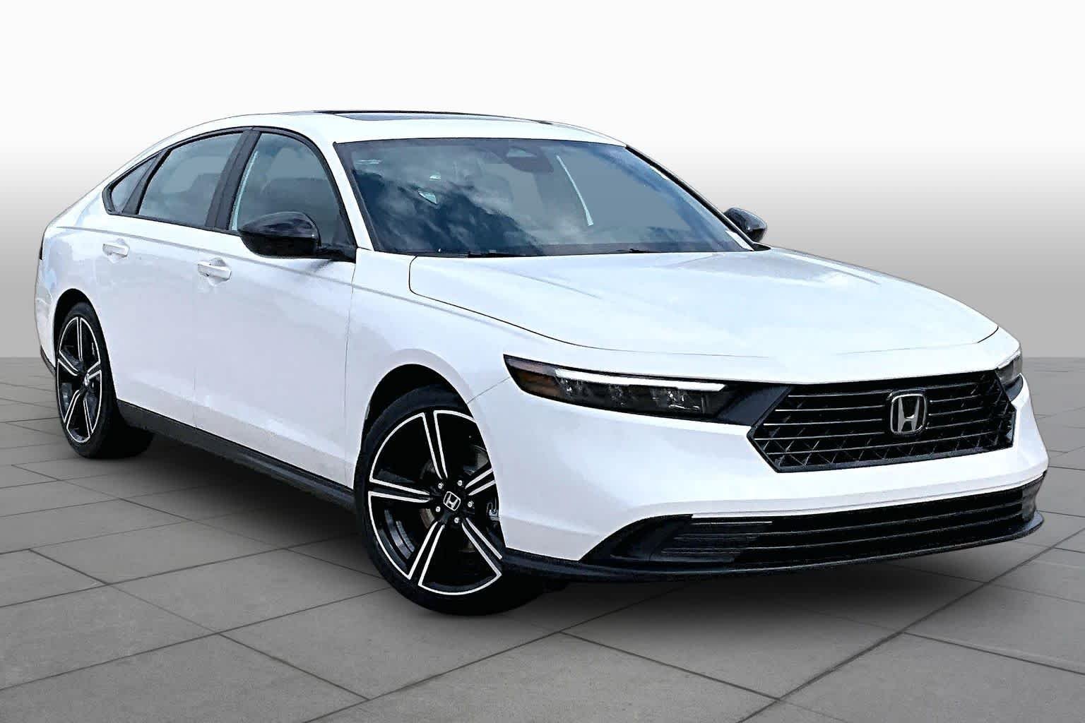 Used 2026 Platinum White Pearl Honda Sport image 2