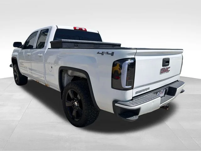 Used 2015 White GMC Base image 20