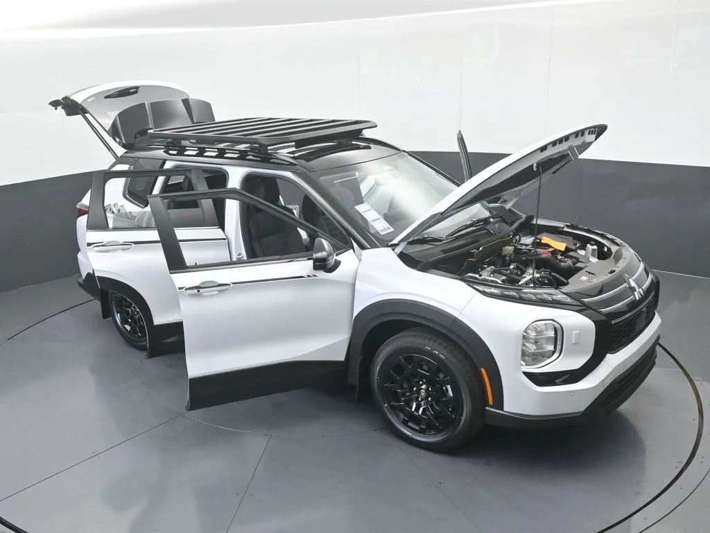 New 2026 White / Black Mitsubishi Trail Edition image 81