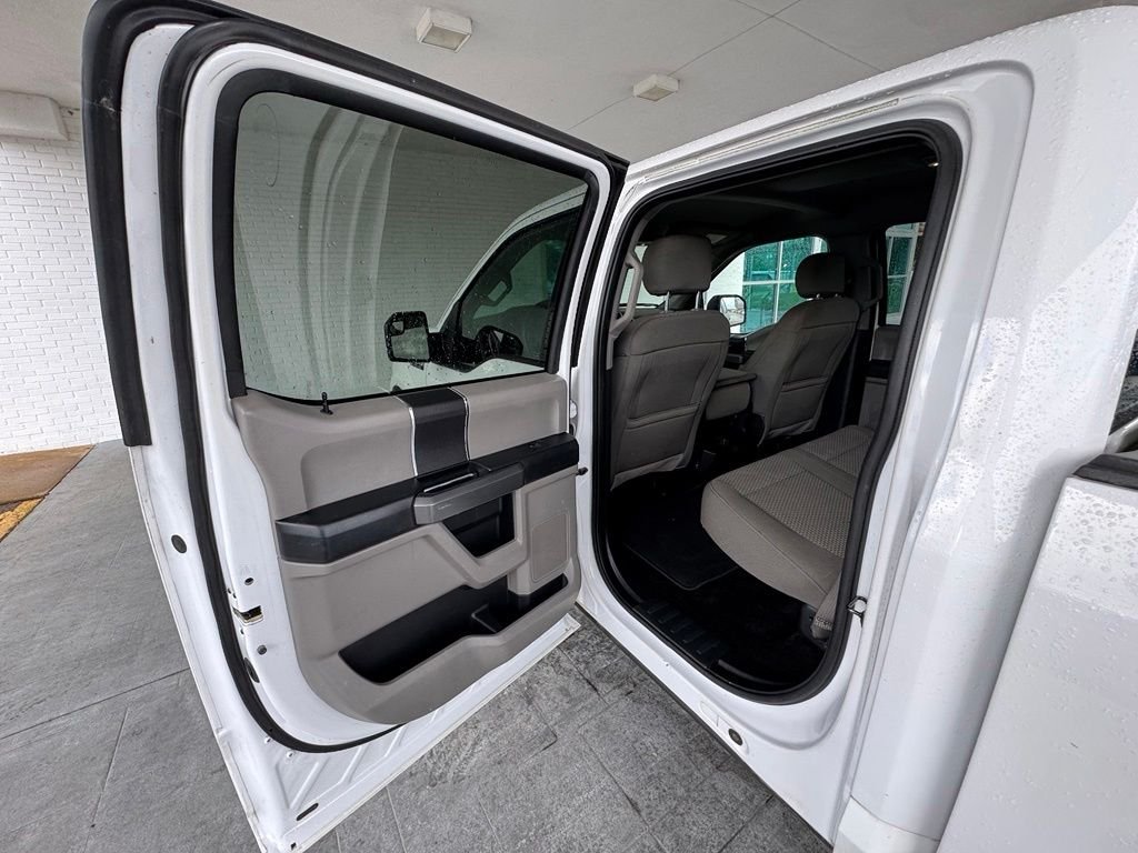 Used 2018 White Ford XLT image 19