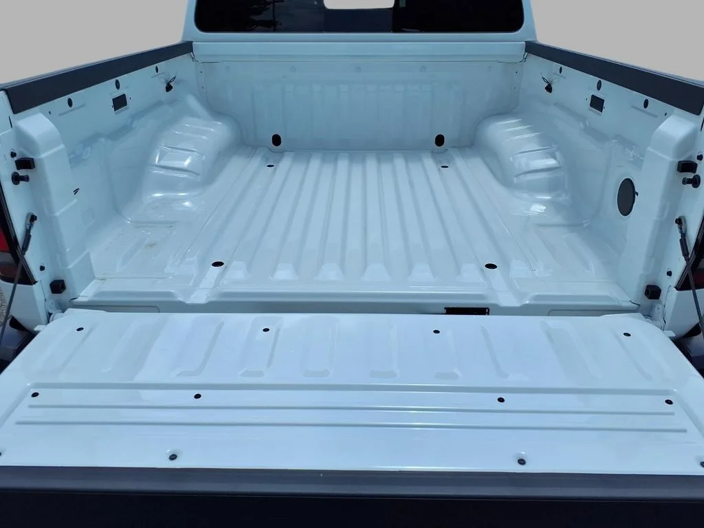 New 2026 Glacier White Nissan Crew Cab S image 24