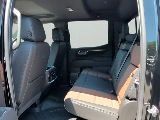 Used 2025 Black Chevrolet High Country image 42