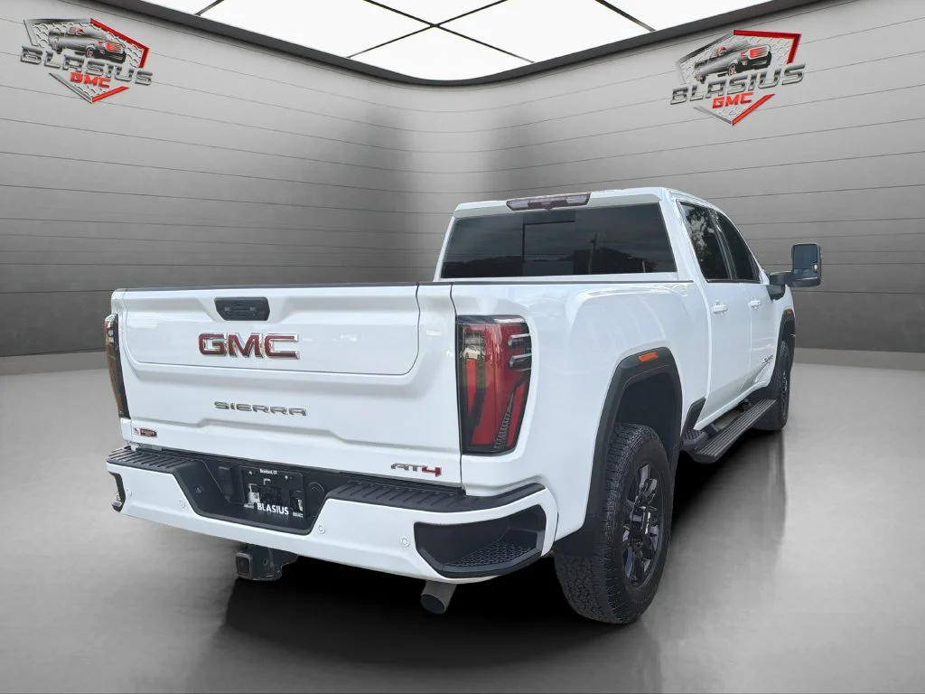 Used 2024 White GMC AT4 image 5