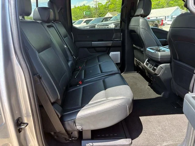 Used 2025 Silver Metallic Ford Lariat image 16