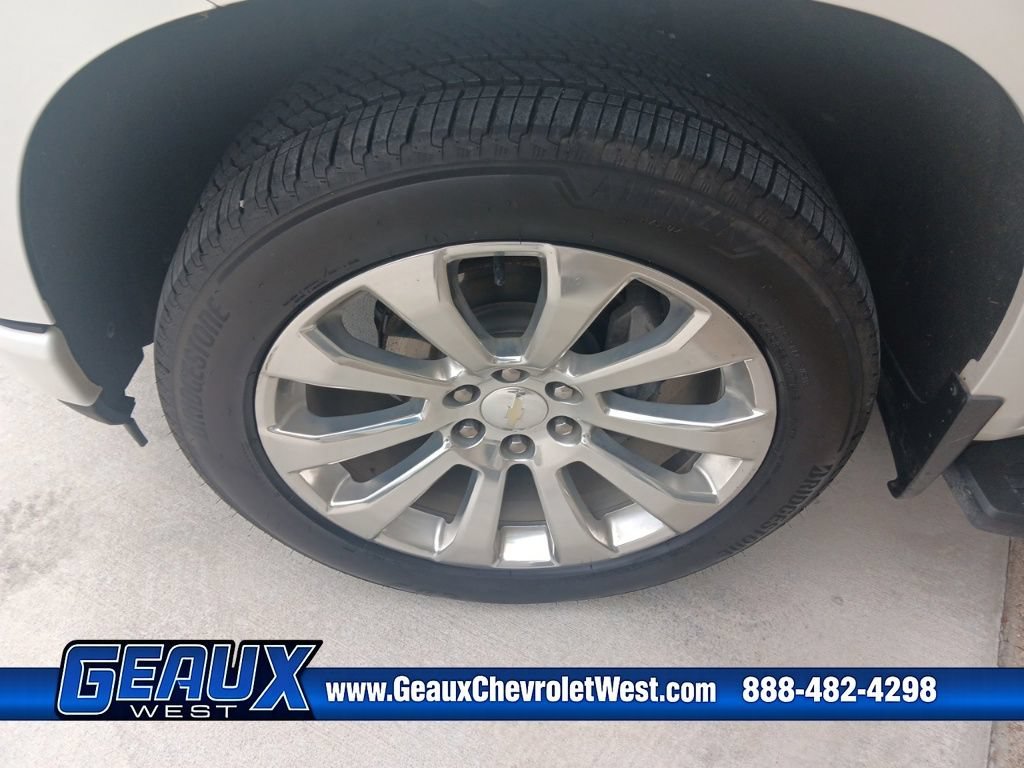 Used 2019 IRIDESCENT PEARL TRICOAT Chevrolet High Country image 18