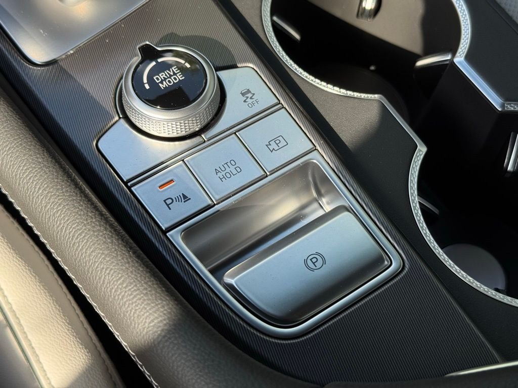 2025 GENESIS G70 Standard - Photo 34