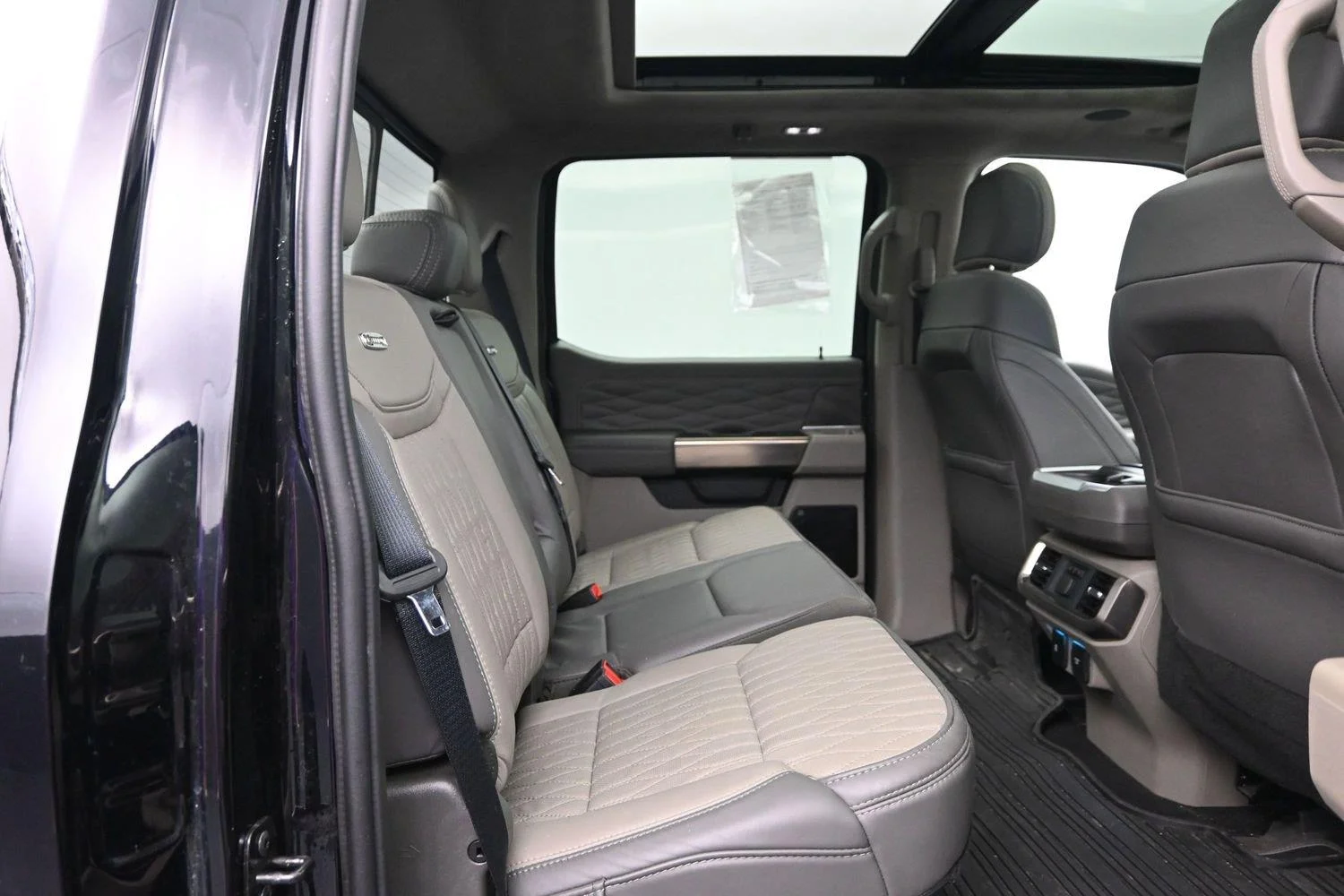 Used 2025 Agate Black Ford Platinum image 15