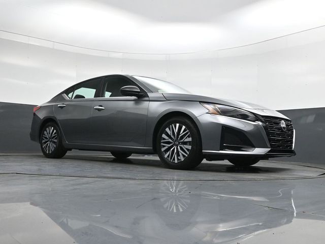 Used 2024 Gray Nissan 2.5 SV image 31